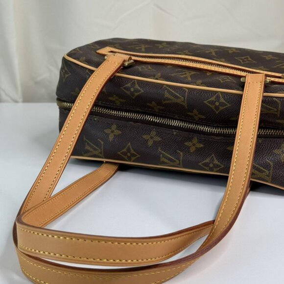 Louis Vuitton Cite Shoulder Bag Monogram Canvas - Picture 8 of 9